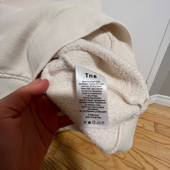 Aritzia TNA Cropped Fleece Hoodie - Picture 5 of 5